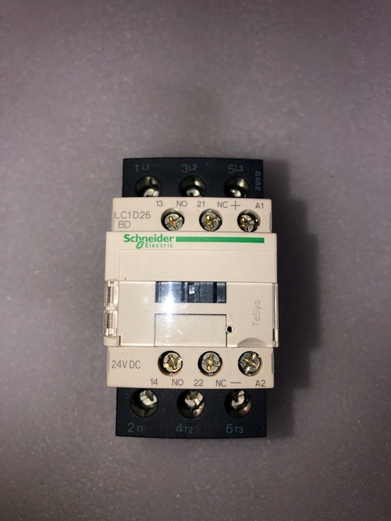 Schneider Electric LAD4TBDL/LC1D25 Contactor, 24VDC Coil, 3-Pole, 1NO, 1NC Aux