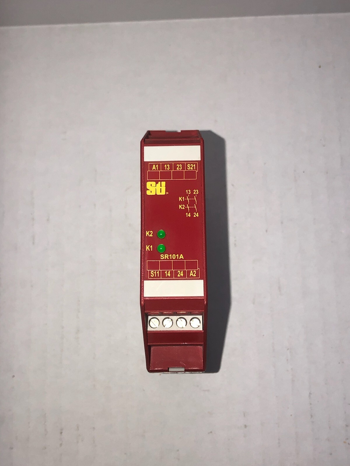 Omron STI SR101A01 Safety Relay