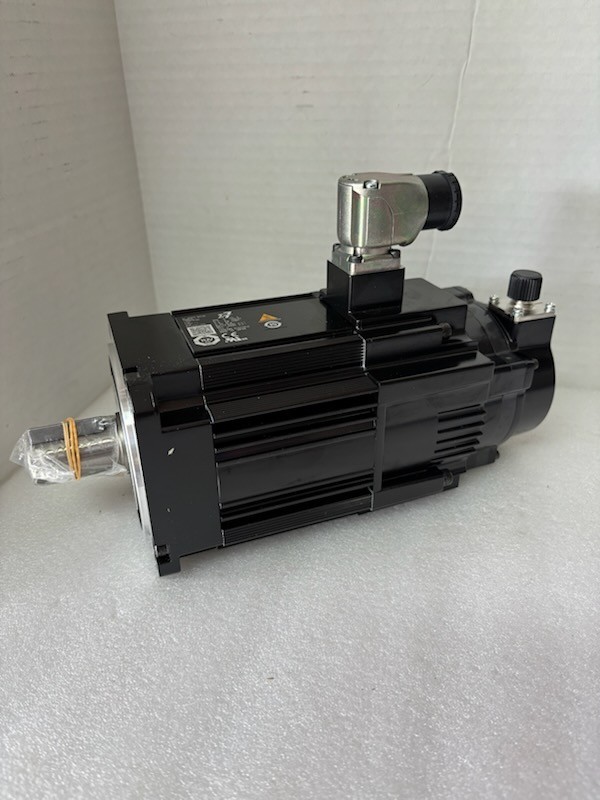 Yaskawa SGM7A-20D7F6C, AC Servomotor, 400V, 3 PH, 6.1A, 2kW