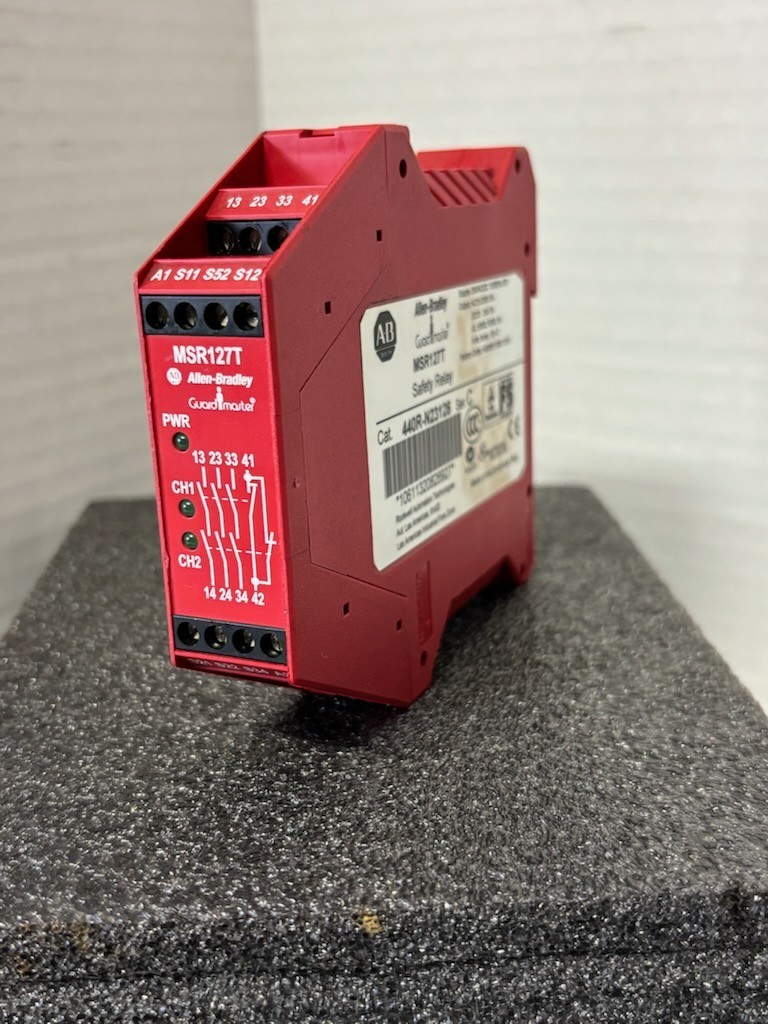 Allen Bradley 440R-N23126 SER C, Safety Relay, Guardmaster MSR127T