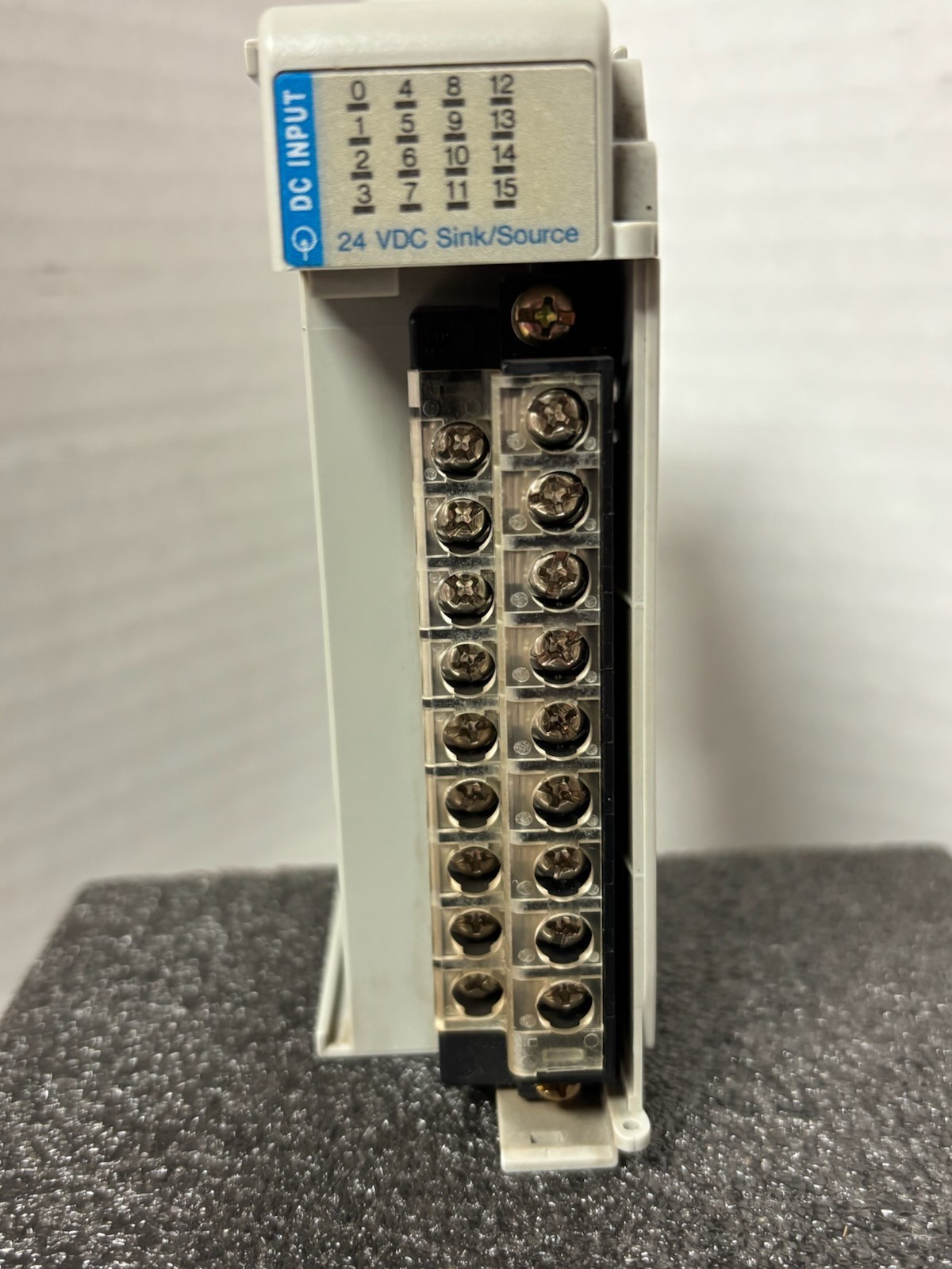 Allen Bradley 1769-IQ16, 16 Point Input Module, 24VDC Sink/Source, Missing Door
