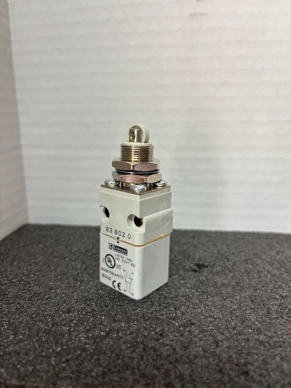 Crouzet 83802051, Limit Switch