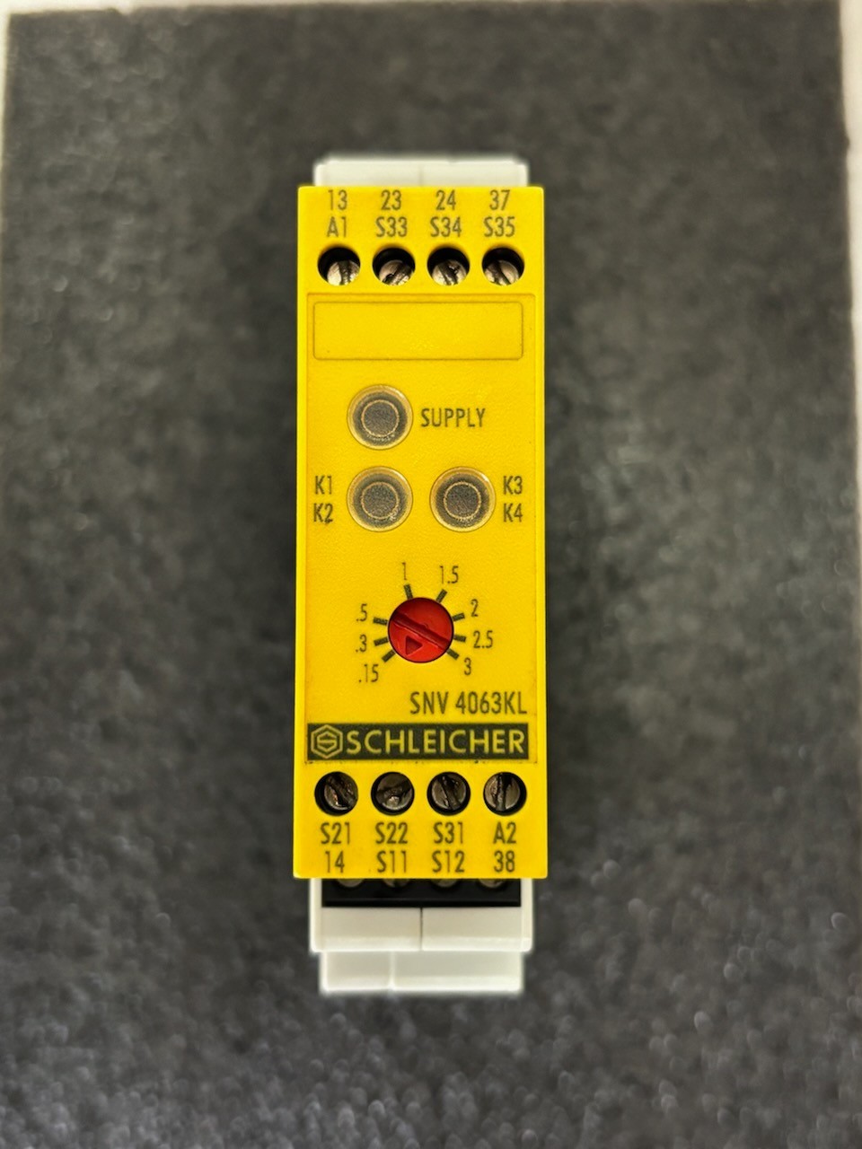 Schleicher 18815811 / SNV 4063KL Safety Relay 24Vdc