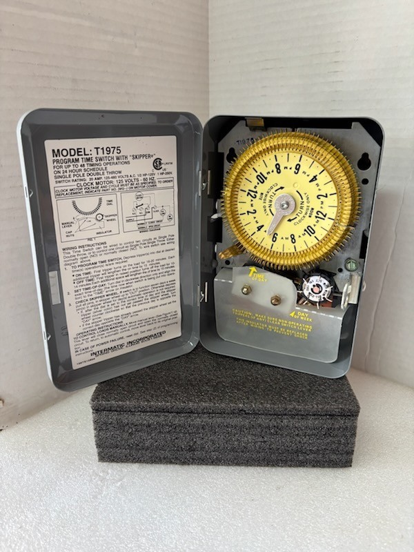 Intermatic T1975 24-Hour Program Time Switch Skipper 125V 20A SPDT NEW
