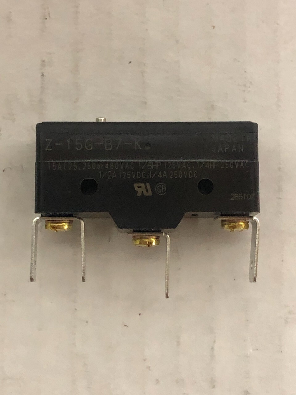 Omron Z-15G-B7-K Snap Action Switch, 15A @ 480V, Common, N.O, N.C Contacts