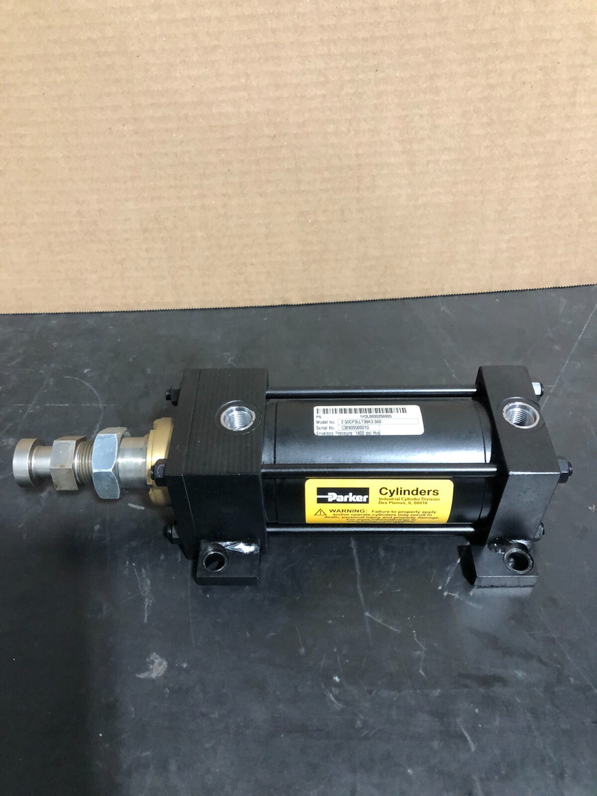Parker 3L Series Hydraulic Cylinder, 2.5" Bore, 3.5" Stroke, #2.50CP3LLT39A3.500