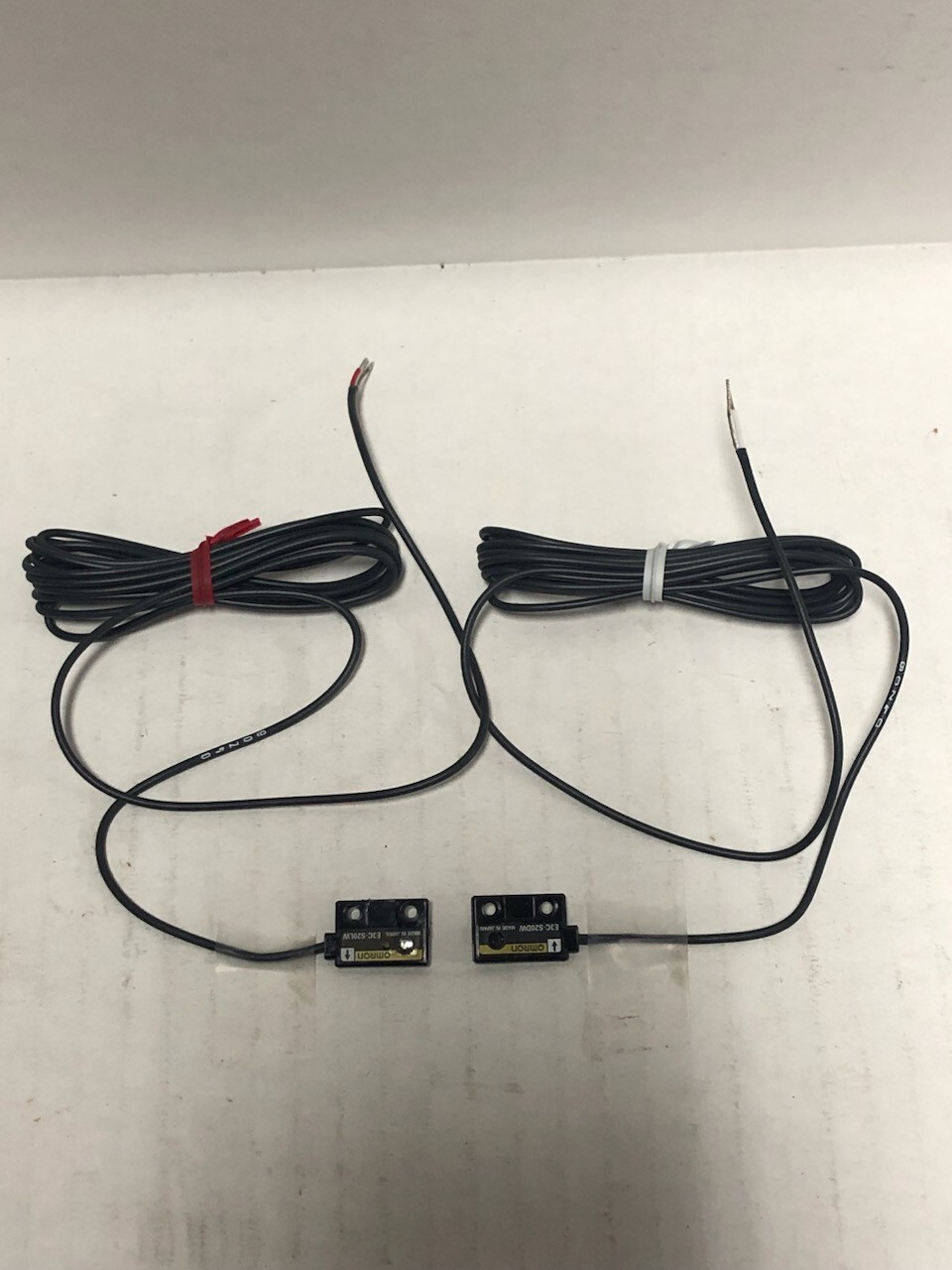 Omron E3C-S2OW, Photoelectric Switch, 200mm Through Beam Sensing