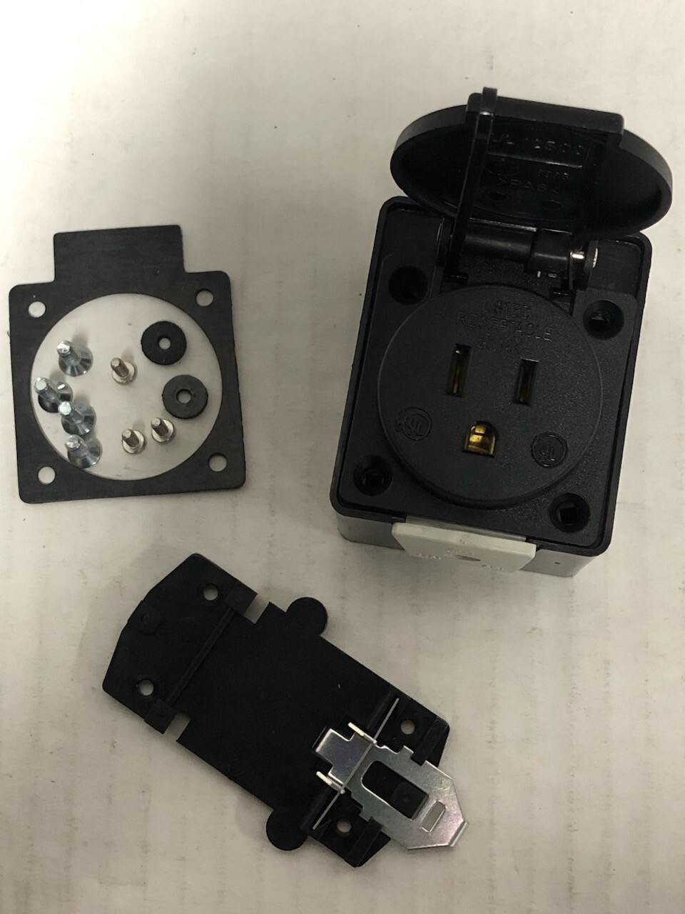 Altech DMRBA Receptacle, Din Rail Mount, 15A/250VAC